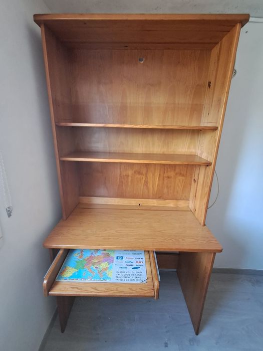 Secretaria em madeira