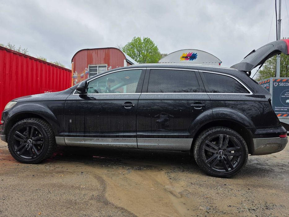 Audi Q7 2012 року . Терміново