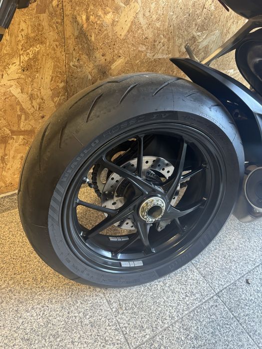 Ducati Streetfighter V2 900km 9/2024