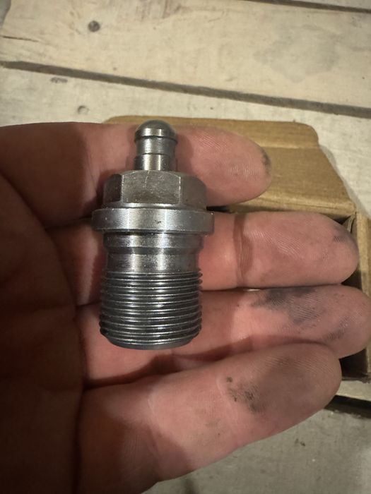 Продам гідрокомпенсатори Ниву Шевроле