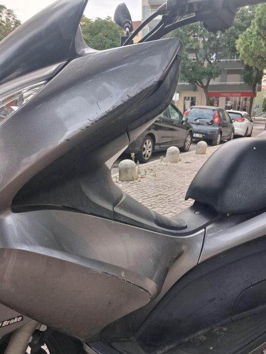 Honda PCX 125 2012 | 25.000 km | Revisões Honda | 1.200 € | Almada