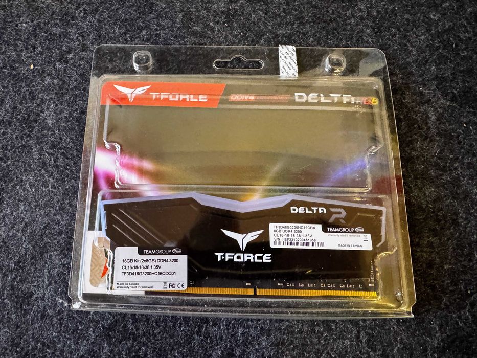 TeamGroup T-Force Delta RGB DDR4 8GB 3200 MHz - RAM