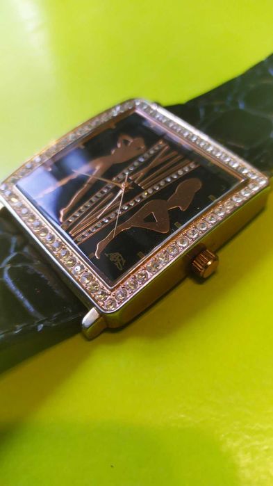 Часы женские кварцевые