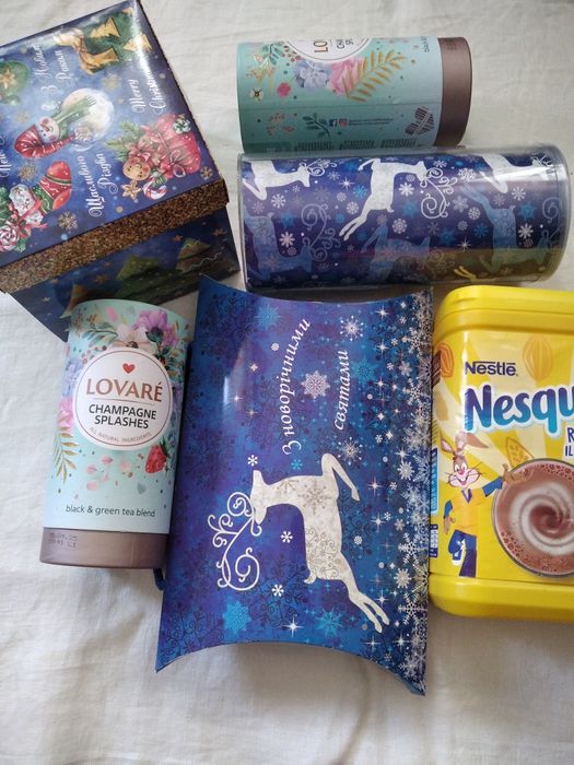 Коробочки, баночки порожні