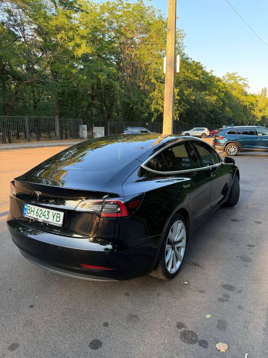 Продам Tesla model 3