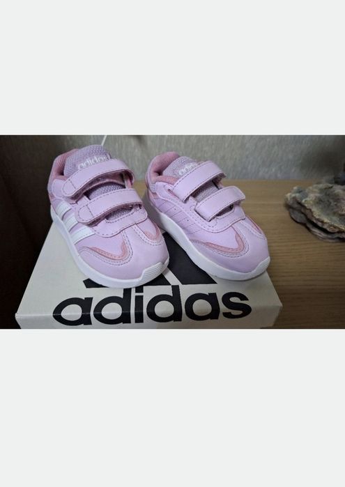 Дитячі кросівки adidas 20 p.