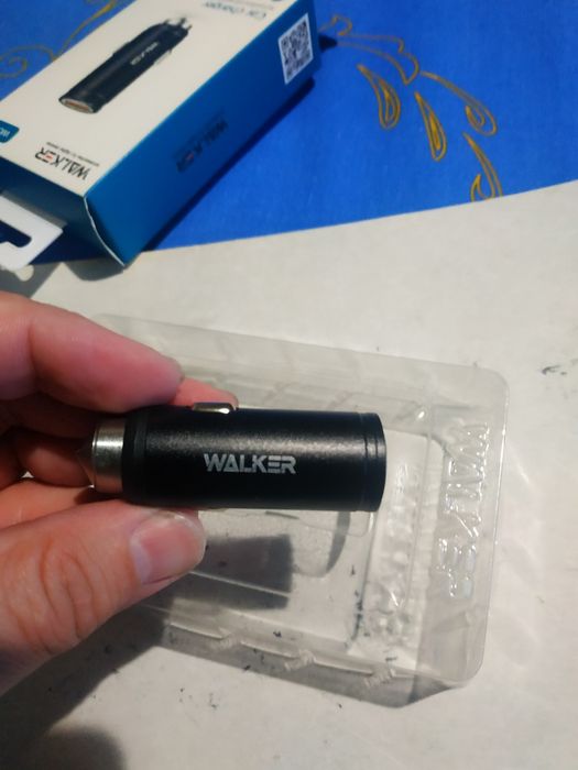 Автомобильное зарядное устройство Walker WCR-23 12/24B 2,4A.Новое.