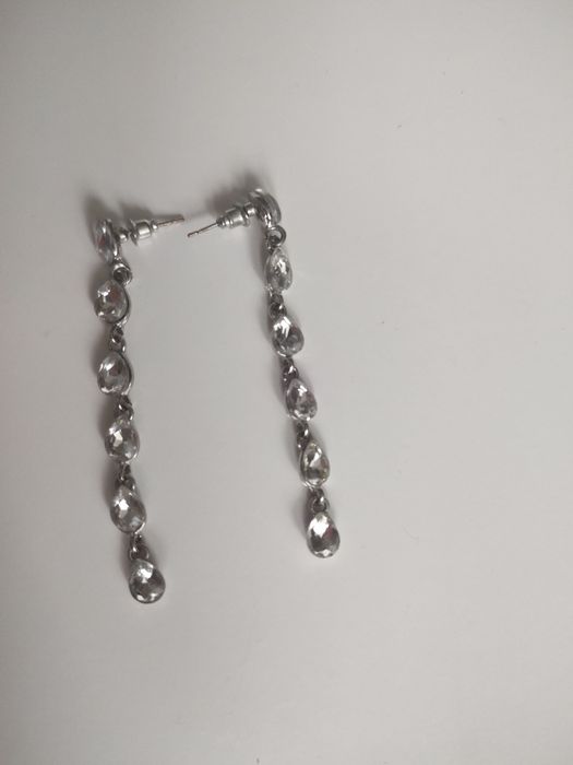 Długie kolczyki łezki