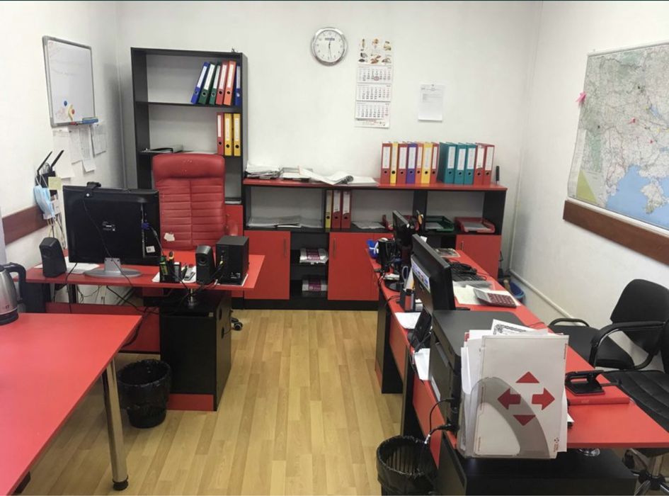 Продам меблі для офісу