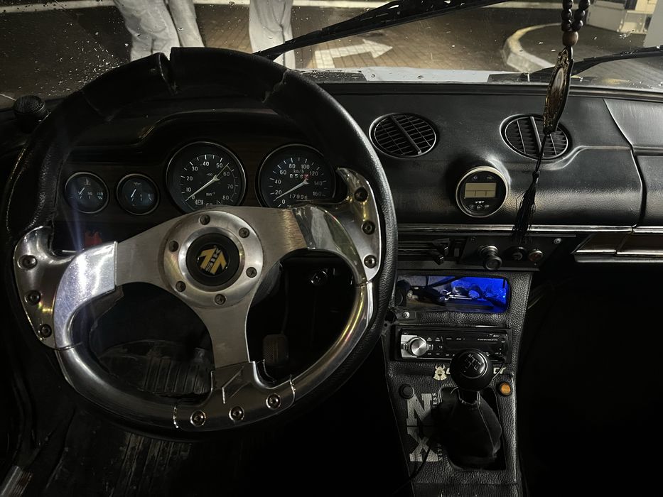Автомобіль Ваз 21063