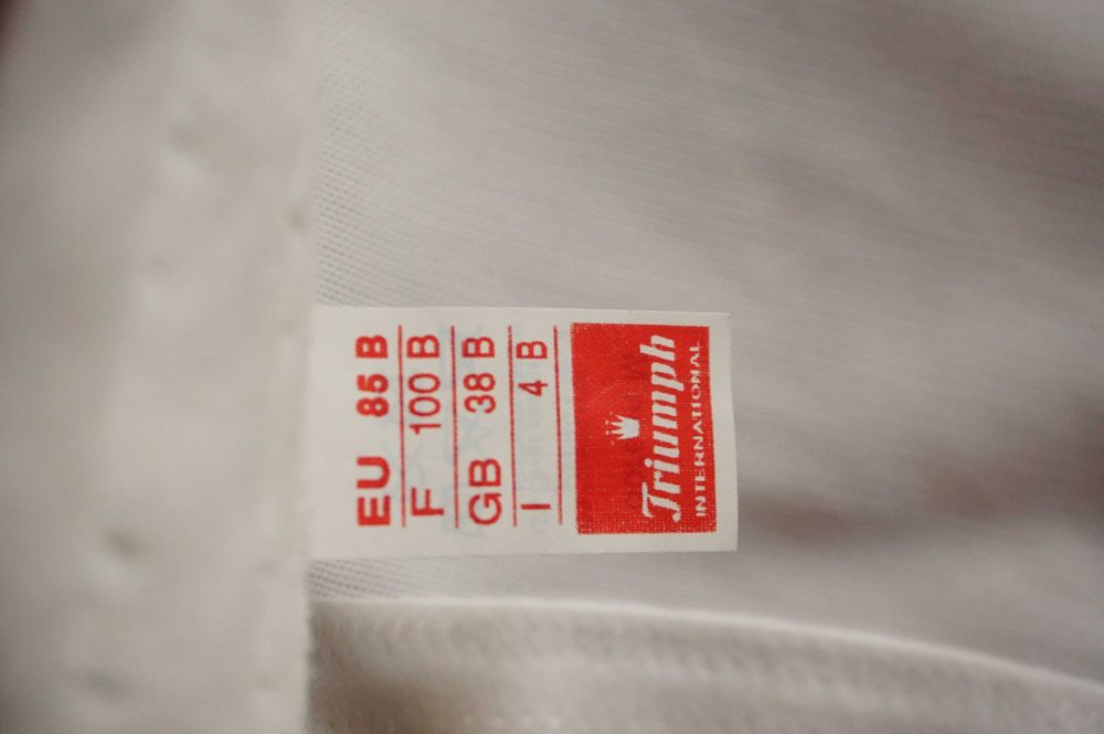 Półgorset stanik modelujacy Triumph Doreen roz. 85B