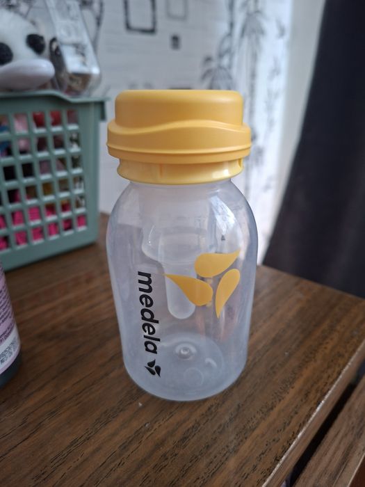 Продам пляшечку Medela