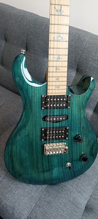 PRS SE Swamp Ash Special IB com saco, straplock e cordas novas