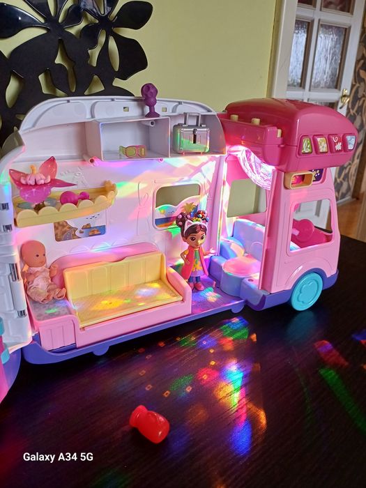 Kamper multimedialny magiczny dla lalek