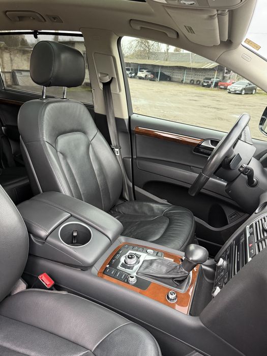 Продаж авто Ауді Q7