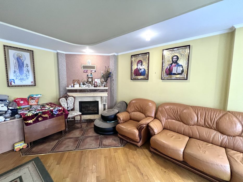 Продаж котеджу неподалік центру Тернополя