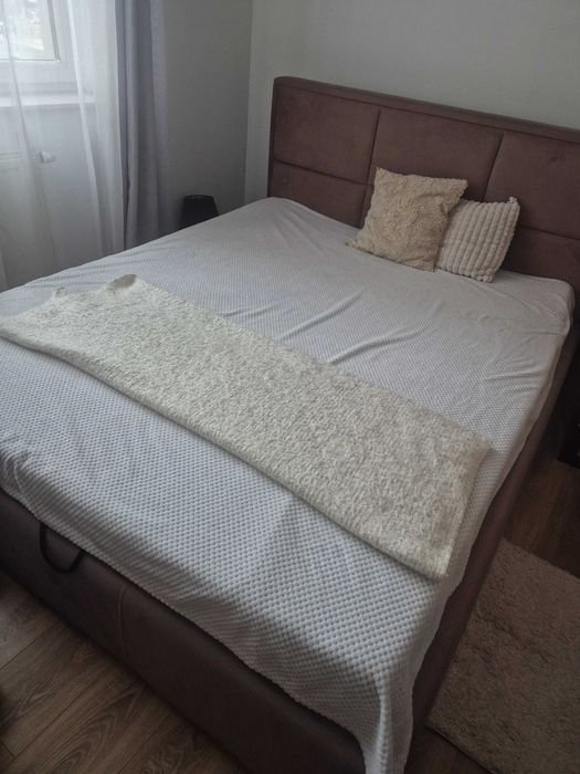 Łóżko małżeńskie do sypialni 200x160