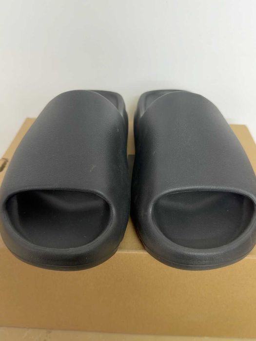 Yeezy_Slide_onyx_Czarny 39