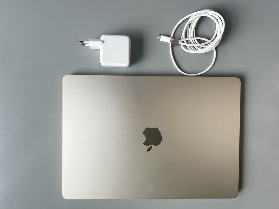 Apple laptop Mac Book Air 15 stan idealny