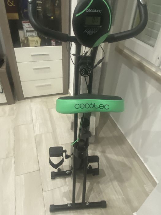 Bicicleta de ginástica nova