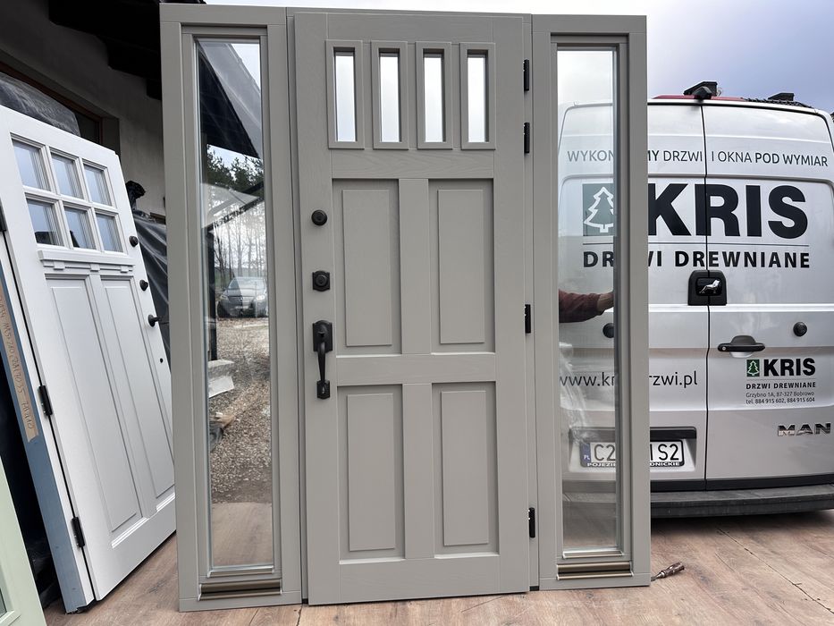 Drzwi zewnętrzne drewniane z doświetlami Schlage USA 188x230 Montaż