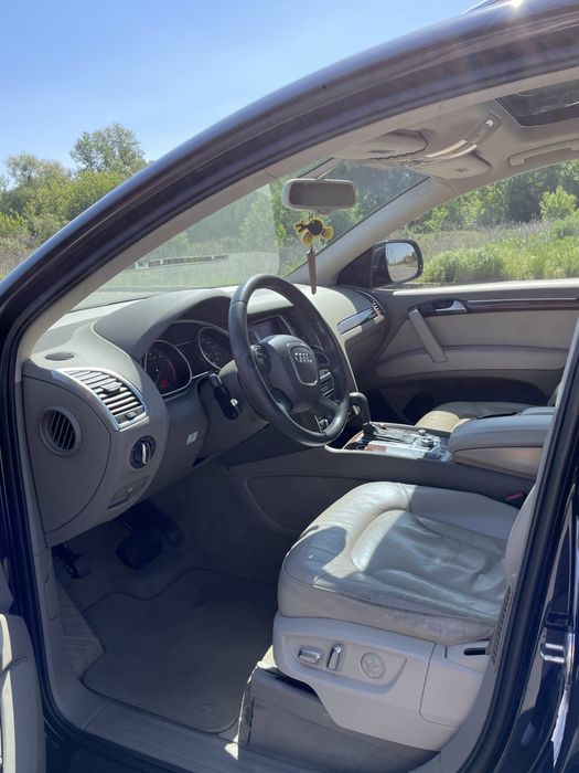 Продам Audi Q7 2010 року