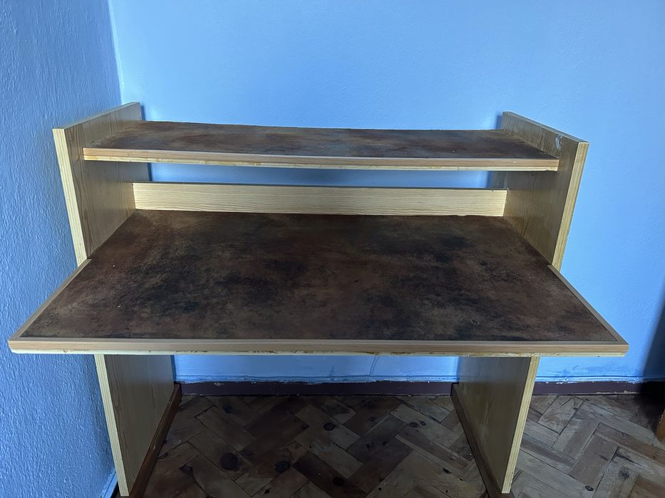 Escritorio em bom estado