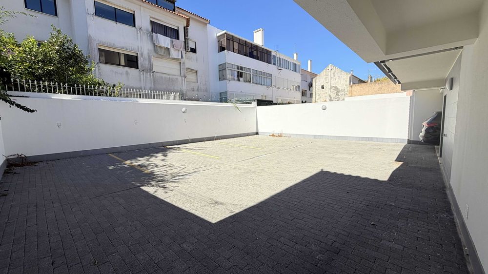 ARRENDA-SE T1 em Carcavelos (centro)