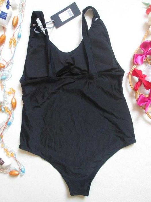 Слитный черный купальник для беременных Mela London.