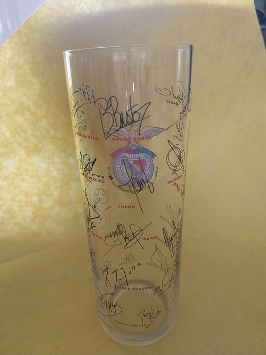 Copo do Benfica com assinaturas jogadores (portes incluídos)