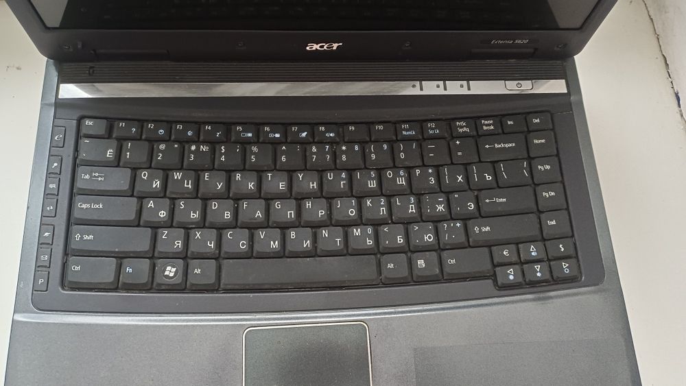 Ноутбук Acer MS 2205 — гарний стан, треба перевстановити Windows