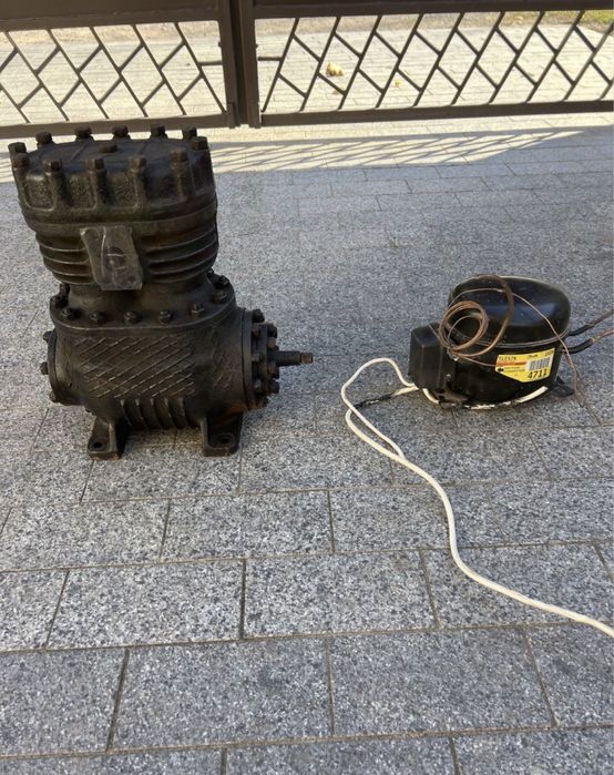 Компресор для холодильника СССР і копресор Danfoss