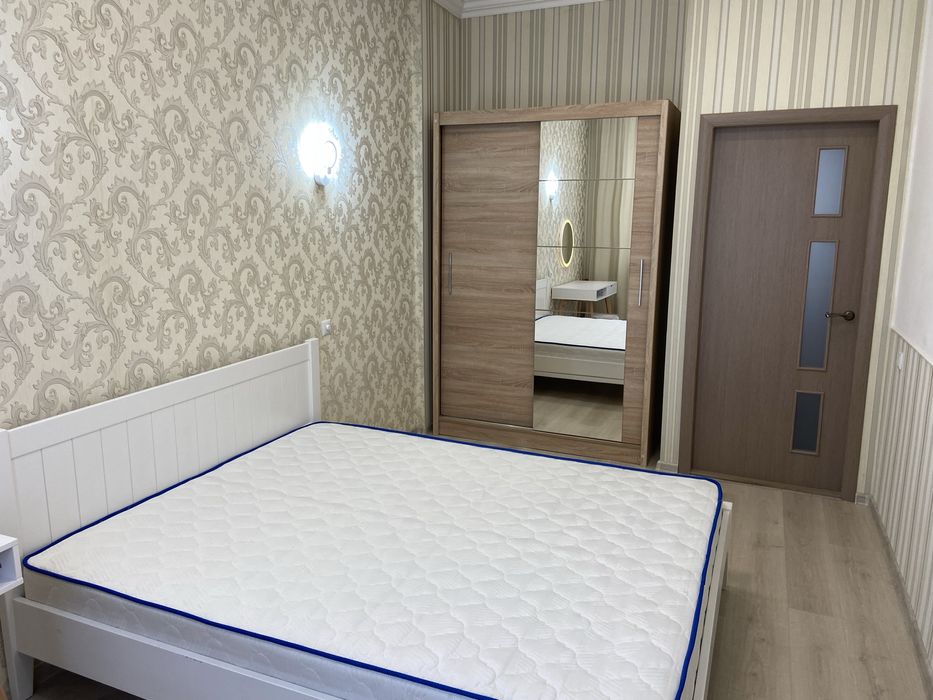 Здам 2-к квартиру на площі Володимира Великого