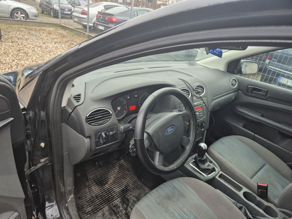Ford Focus 1.4 b+GAZ 2007 Rok