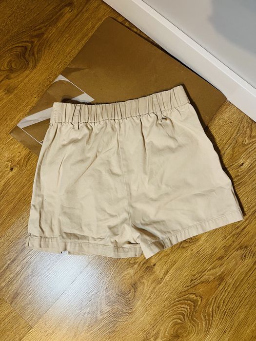 Kremowe bezowe rozm xs cropp spodnicospodenki szory z wysokim stanem