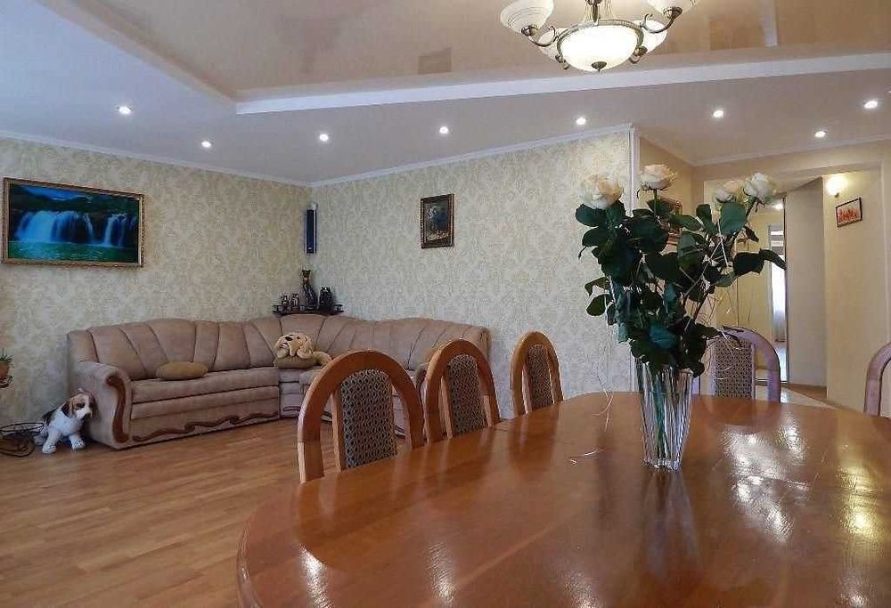 Продаж 3 кім квартири 118 м2, 2/6 пов. Ремонт. 2 санвузли. Центр, вул. Української Повстанської Армії №3598