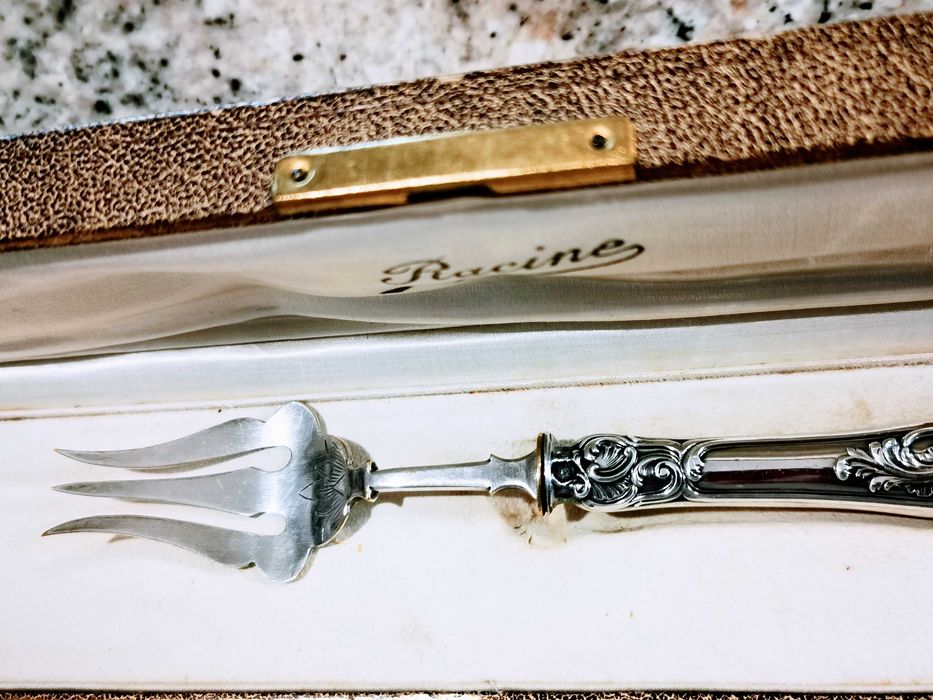 Вилка для закусок серебро Франция