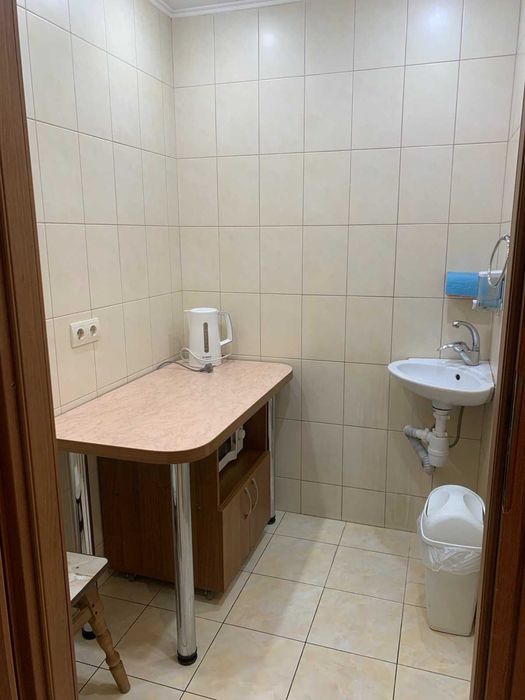 Власник, здає в  оренду приміщення 50м,  біля метро КПІ