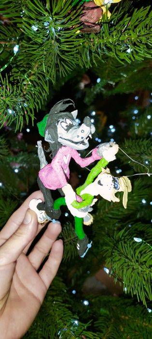 Ватні іграшки на ялинку з мультфільму "Ну, погоди!"