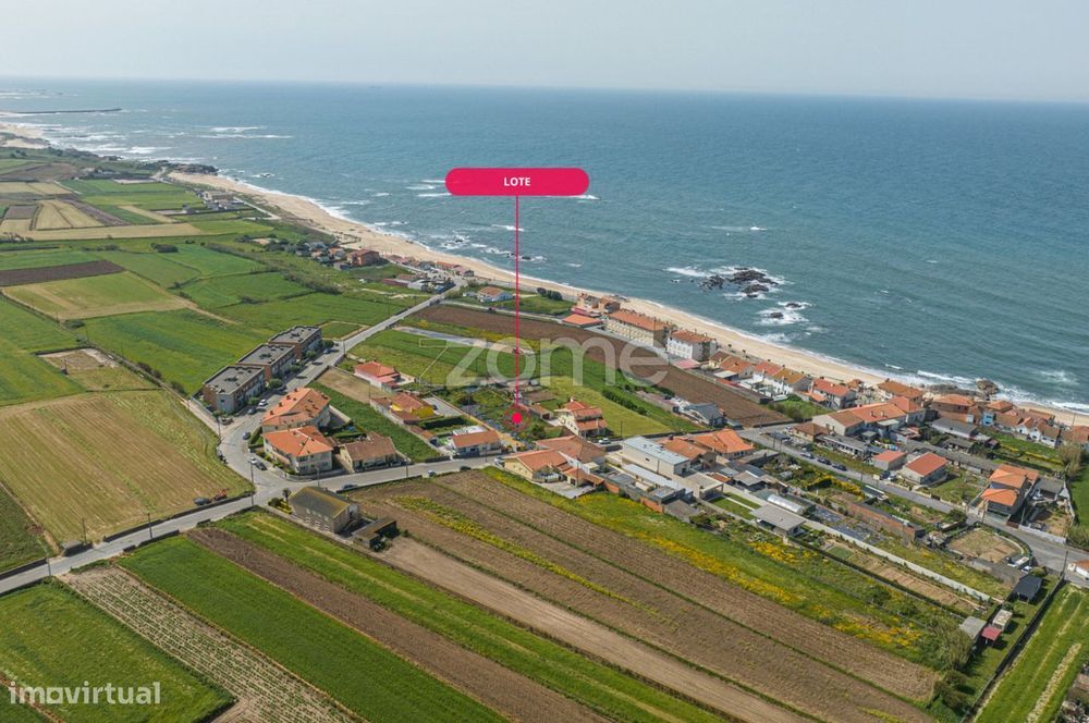 2 lotes para construção à praia com vista parcial de mar em Vila Ch...