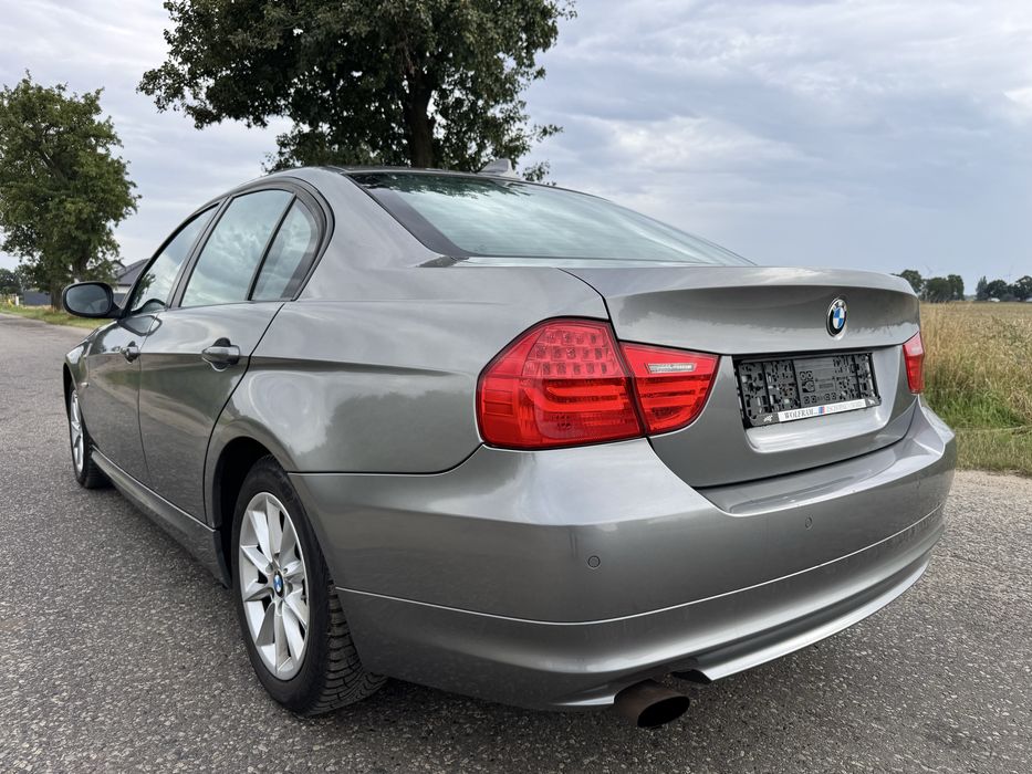 BMW 318i Sedan Navi