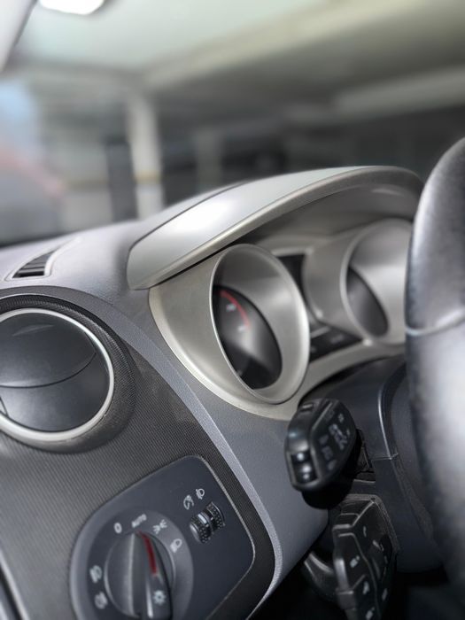 Carro em muito bom estado sem nada a fazer muito economico a gasolina