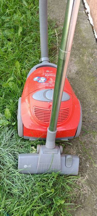 Пилосос LG V-C3036ND
