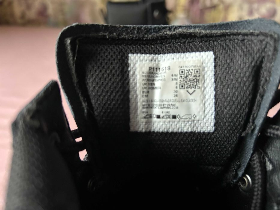 Ботинки CATERPILLAR UNISEX р-р 39 у відмінному стані