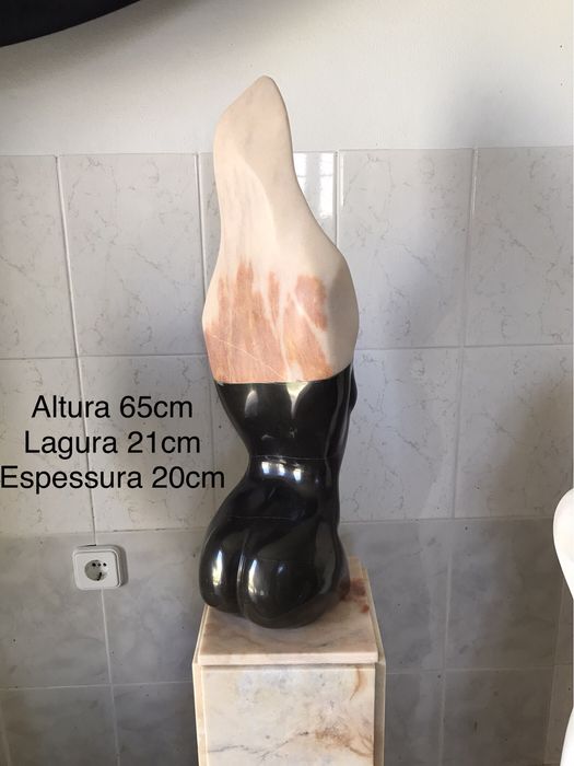 Escultura em mármore Estremoz e pedra men martins