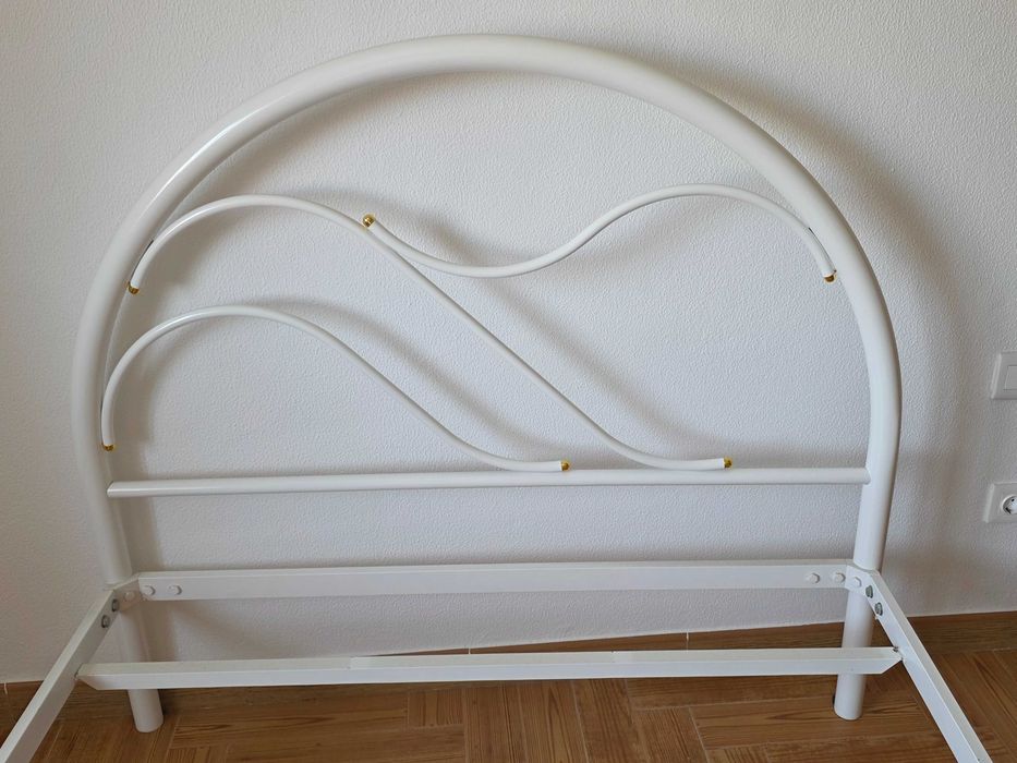 Cama de Casal em Ferro, com Estrado e Colchão
