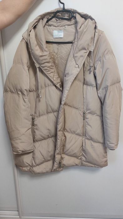 Продам жіночу зимову куртку , пуховик.