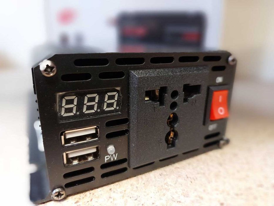 Преобразователь авто инвертор Power 12V 220V 1500W c функц/ плав пуска