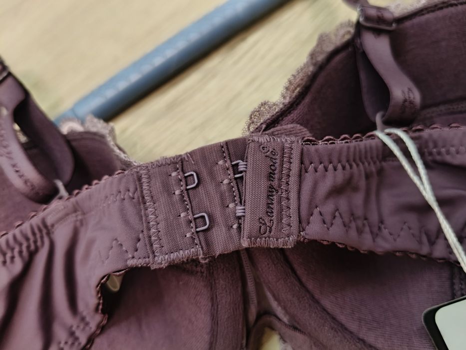 Śliwkowy fioletowy stanik