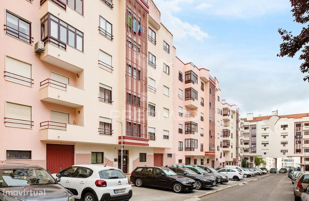 Apartamento T3 à venda na Ramada, Odivelas